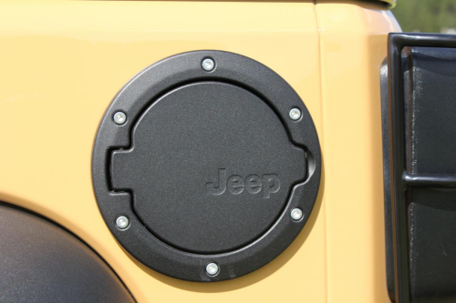 MOPAR® Tankklappe mit Innenteil, schwarz mit Jeep® Logo für JK 2-türer (Bj.07-18)