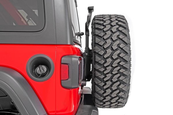 ROUGH COUNTRY  Versetzungs-Kit zu OEM-Reserveradhalter für Jeep Wrangler JL/JLU (ab Bj.2018)