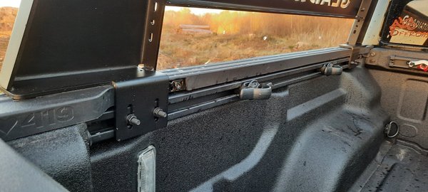 ON Half Bed Rack - Flaches Overlanding Rack für Dachzelt und Mehr...Stahl schwarz Jeep Gladiator JT